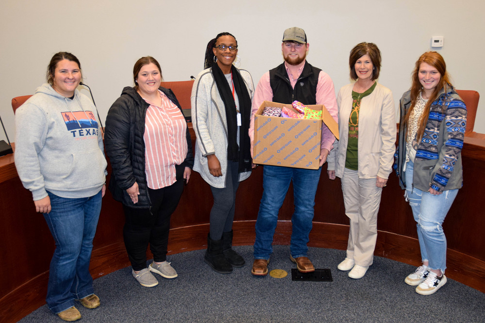 SAU Ag Department Makes Donation to MPS