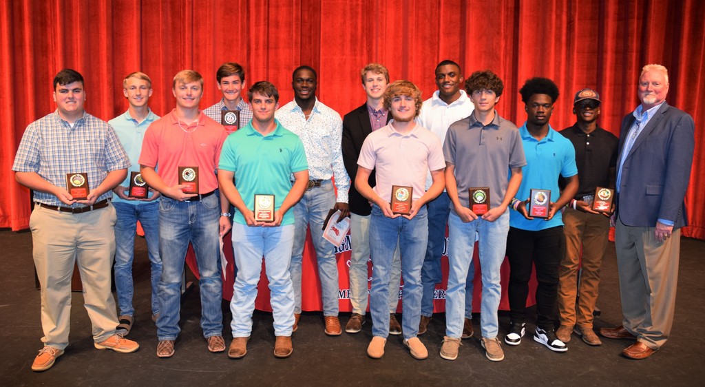 2022 MHS Outstanding Male Athletes from individual sports